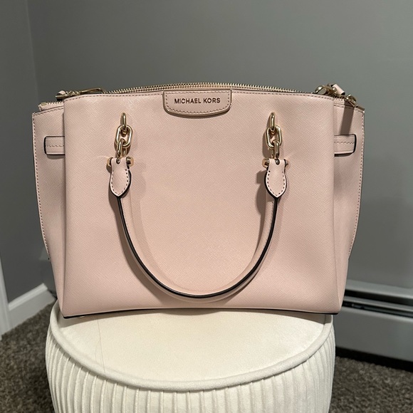Michael Kors Purse - Picture 1 of 6